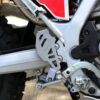 [SRC]การ์ดฝาครอบปั้มเบรคหลัง HONDA CRF 300L / CRF300 RALLY / REAR COVER PUPMBRAKE FOR HONDA CRF 300L