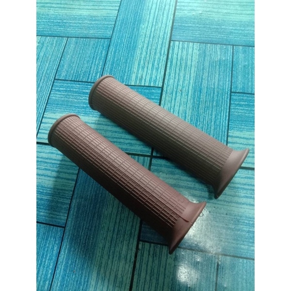 "BROWN" HANDLE GRIP SET // BEST SELLER Fit For HONDA DREAM CA77 CA72 C77 C72 // ปลอกแฮนด์ "สีน้ำตาล"  สินค้าคุณภาพดี