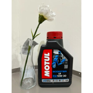 น้ำมันเครื่อง motul(0.8 L.) สกูตเตอร์  SAE10W-30 Motul Scooter LE 10W30 HC-TECH ขนาด 0.8 ลิตร